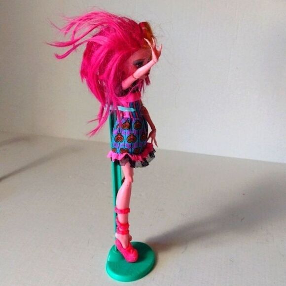 Monster High Freaky Field Trip Gigi Grant Doll - Picture 4 of 7